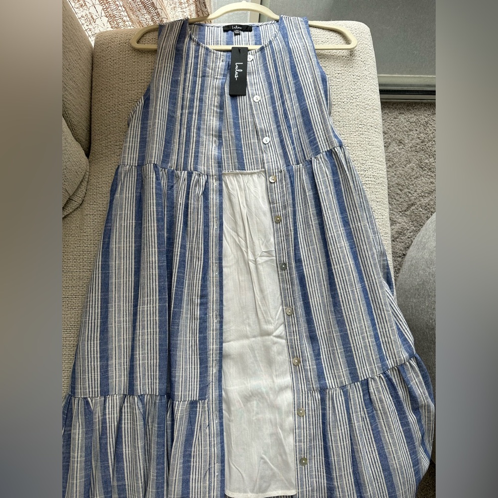 Beautiful Lulus beach blue striped maxi/midi (depending on the height) dress. - Picture 5 of 5